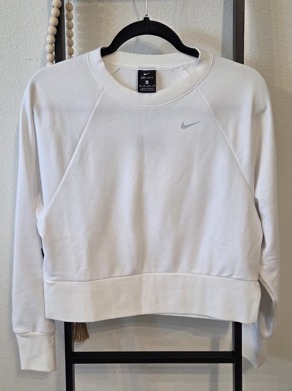 Nike Dri-FIT Women's White Training Sweatshirt XS Cutout Back Crewneck NW
